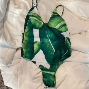 One piece bathing suit 🌴